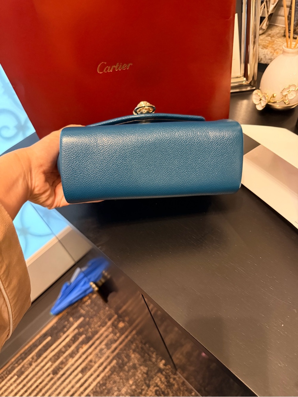 Cartier Panthere Graphique Small Leather Shoulder Bag with champagne Hardware - Picture 4 of 9